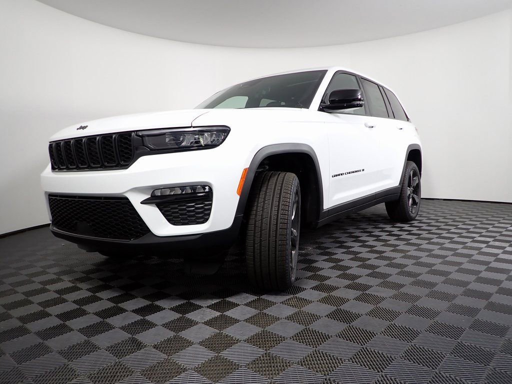 New 2025 Jeep Grand Cherokee Limited w/ Black Appearance Package image 13