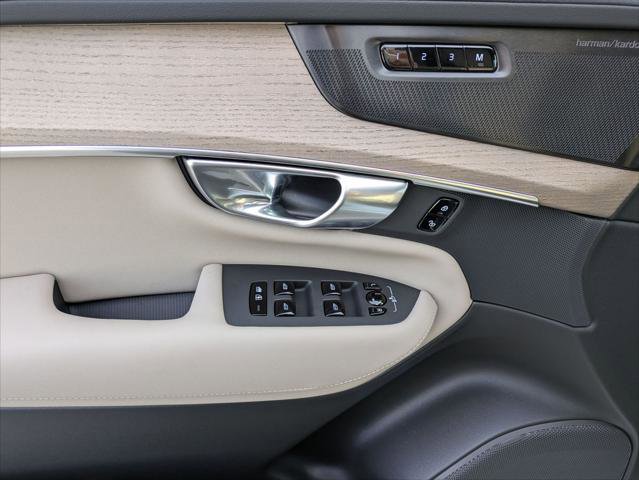 New 2026 Volvo XC90 B6 Plus w/ Protection Package Premier image 7