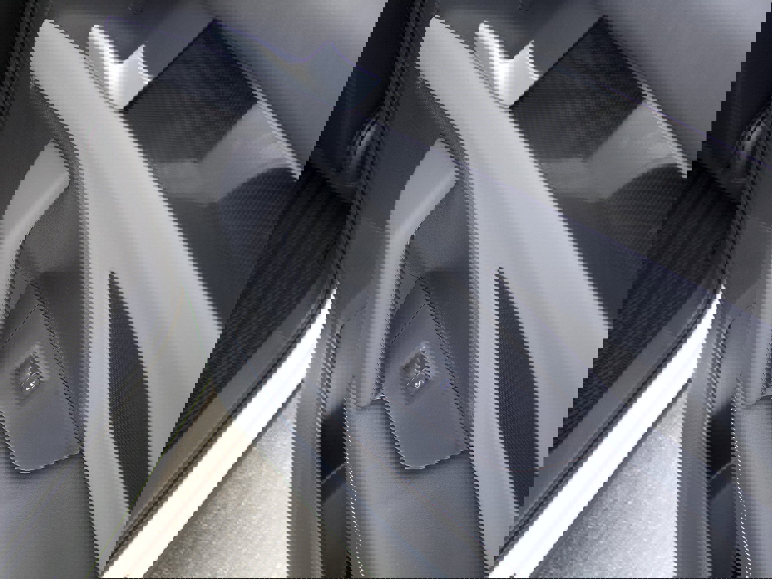 New 2025 Volkswagen Tiguan SE image 29