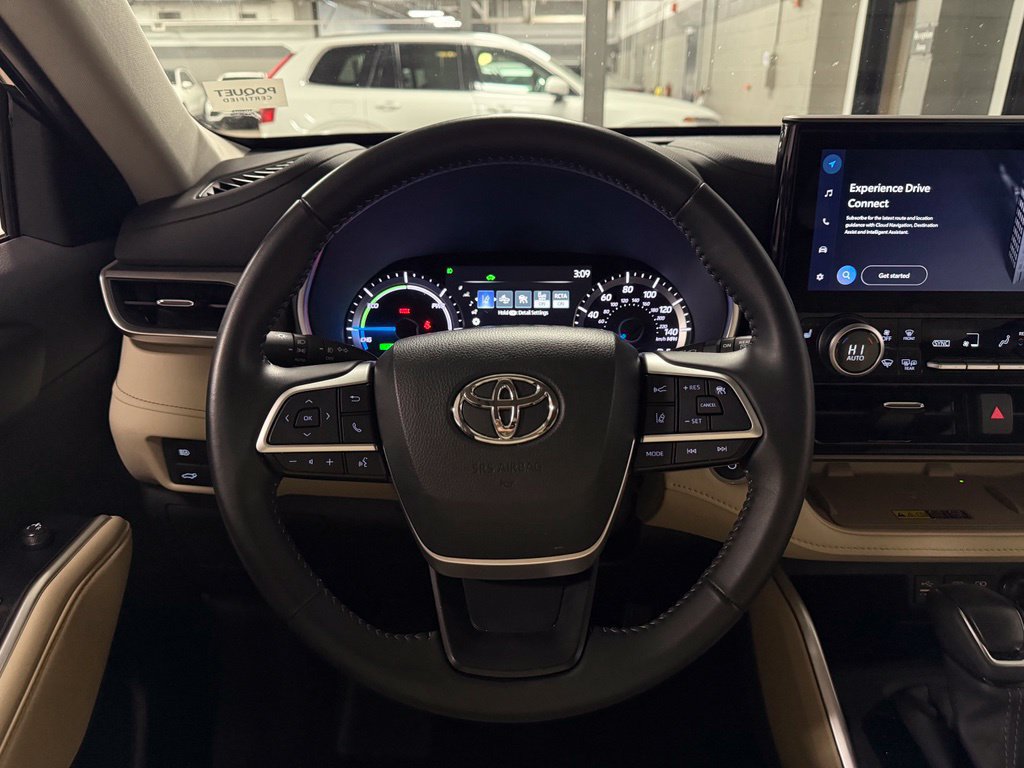 Used 2025 Toyota Highlander XLE AWD/4WD image 12