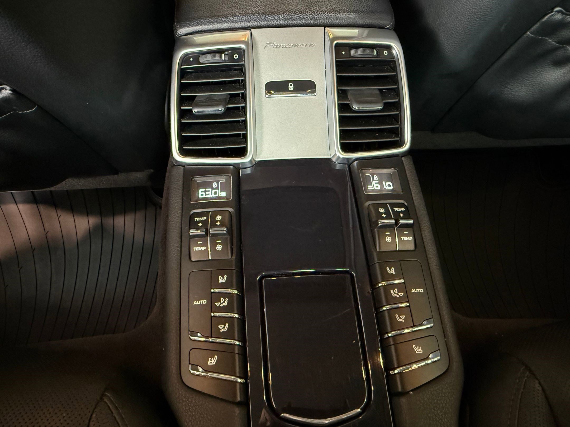 Used 2016 Porsche Panamera image 31