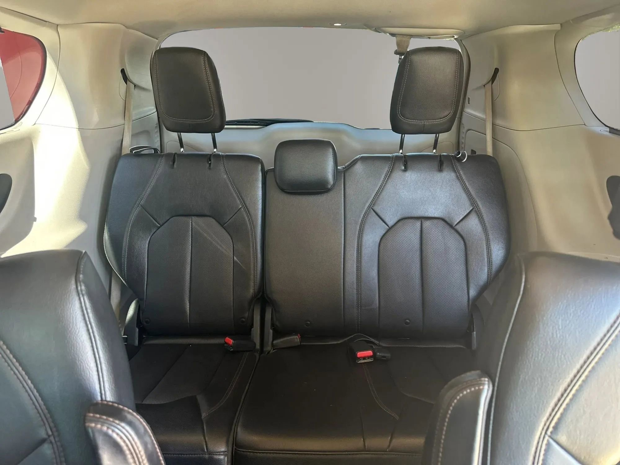 Used 2020 Chrysler Pacifica Touring-L FWD image 13