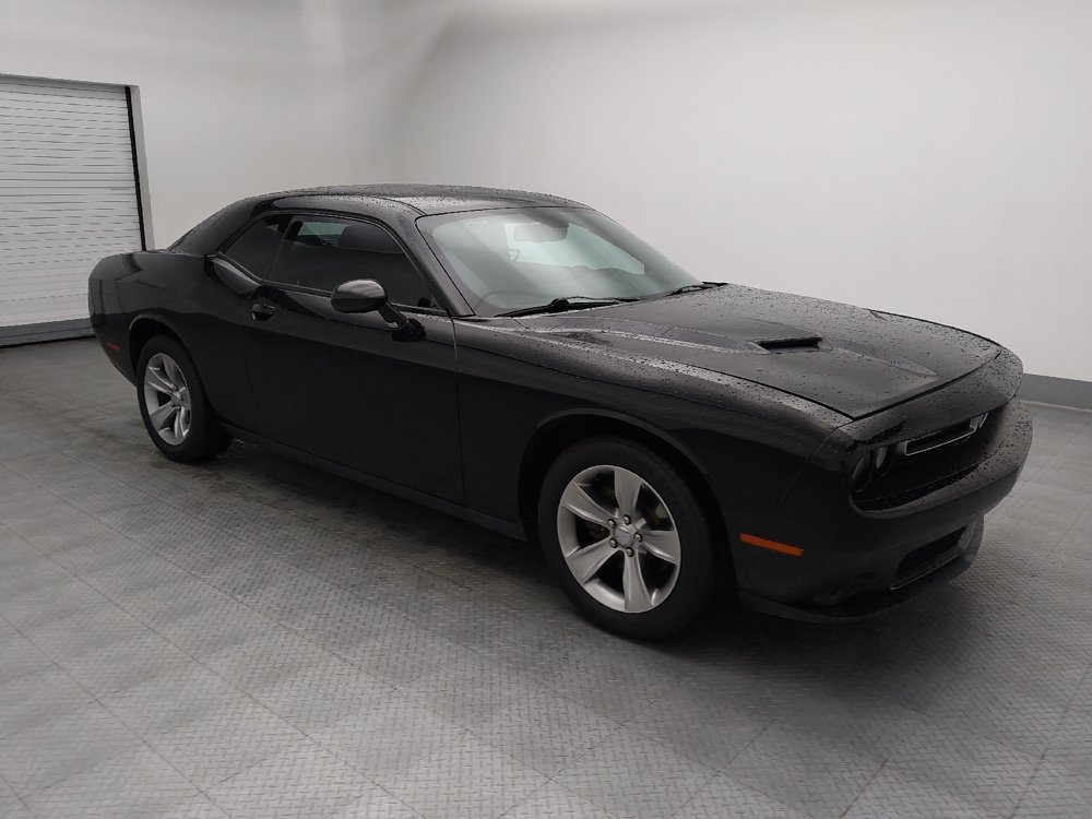 Used 2017 Dodge Challenger SXT RWD image 11