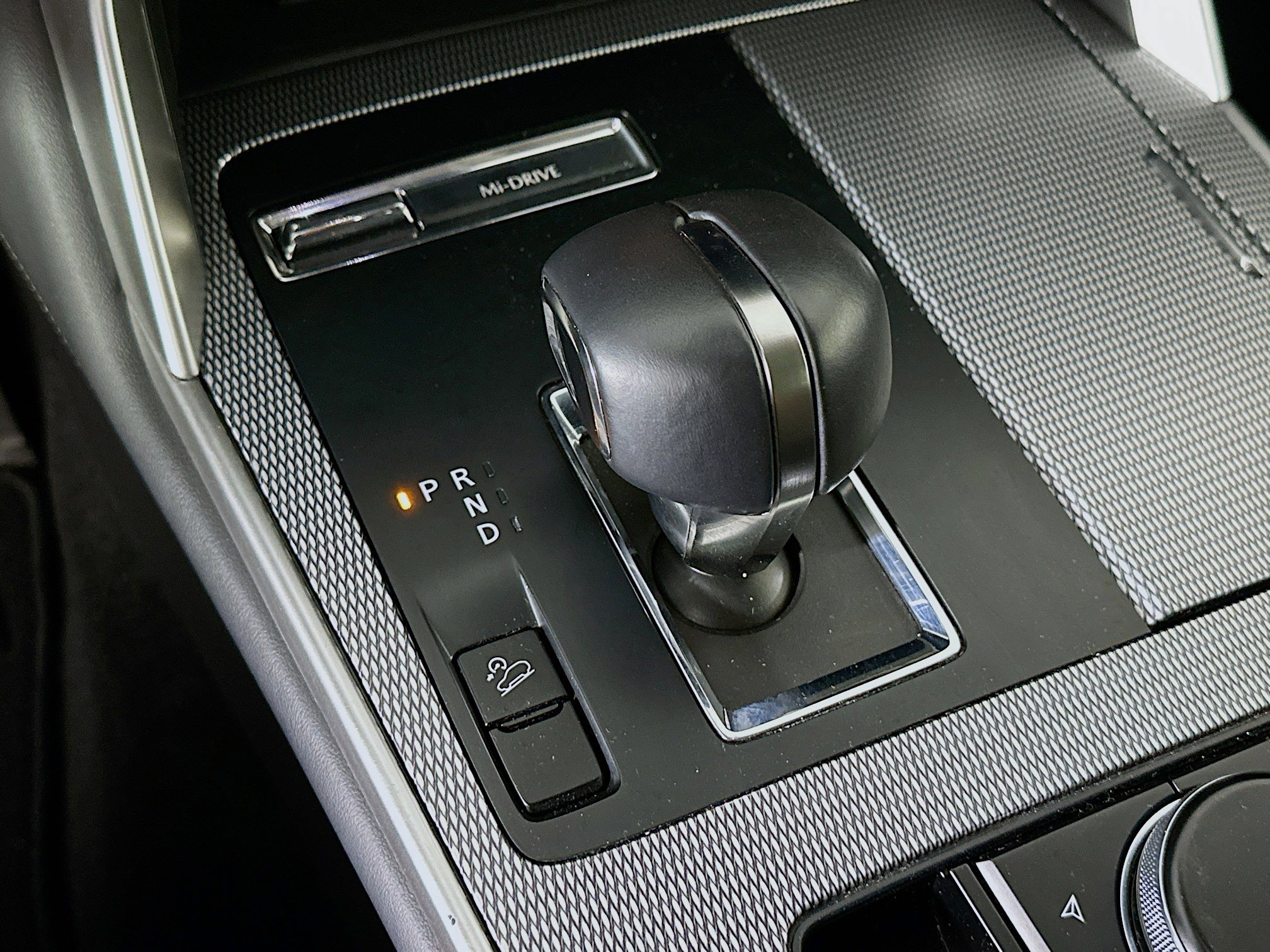 Used 2025 MAZDA CX-90 3.3 Turbo w/ Premium Sport Pkg image 24