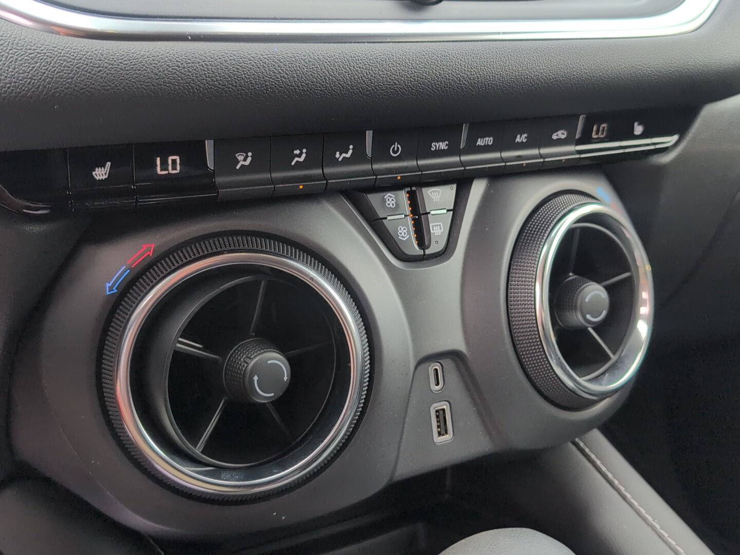 Used 2024 Chevrolet Blazer LT w/ Convenience Package FWD image 30