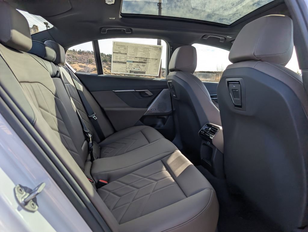 New 2026 BMW 550e xDrive w/ Premium Package image 19