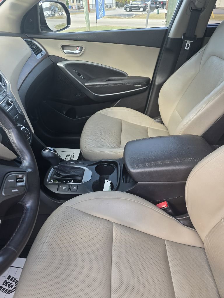 Used 2017 Hyundai Santa Fe Limited image 7