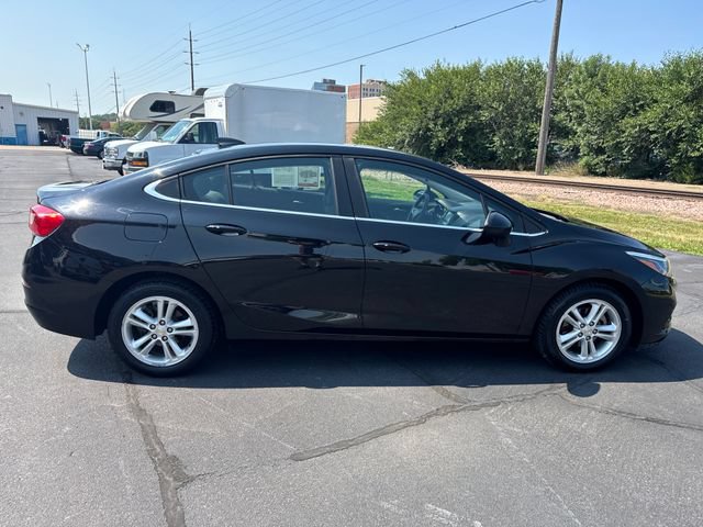 Used 2017 Chevrolet Cruze LT w/ Convenience Package FWD image 6