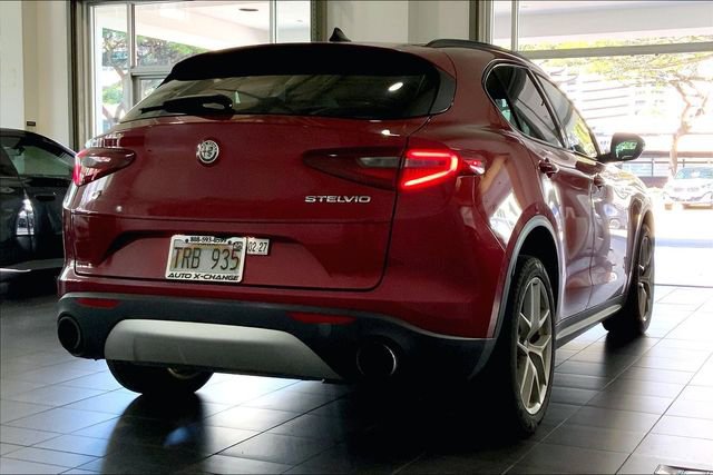 Used 2018 Alfa Romeo Stelvio Ti Sport AWD/4WD image 6