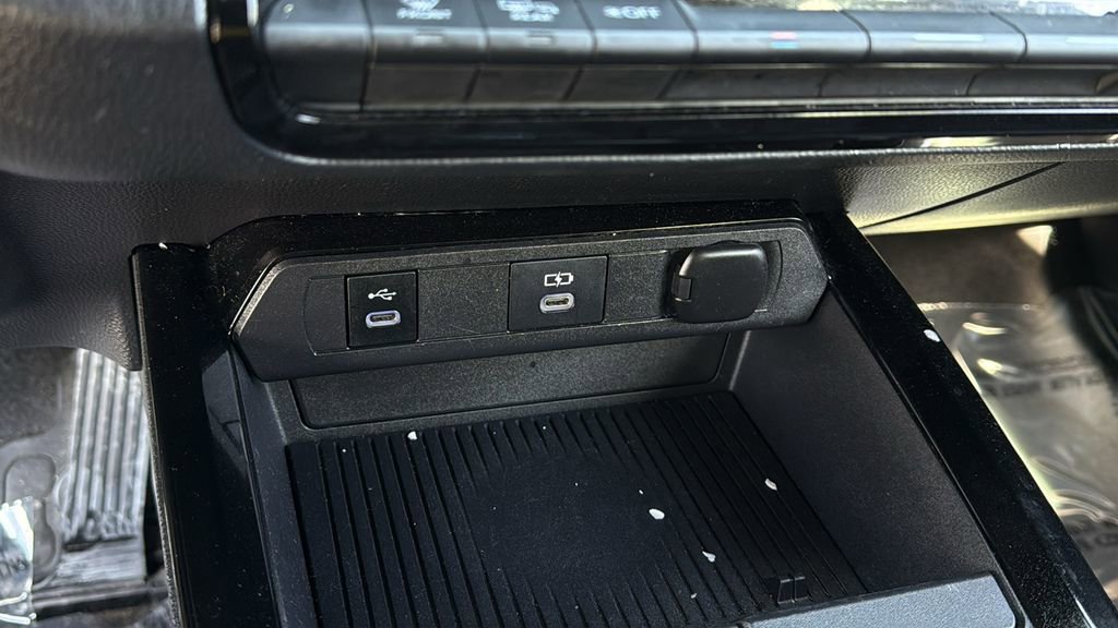 Used 2024 Toyota Prius LE image 26