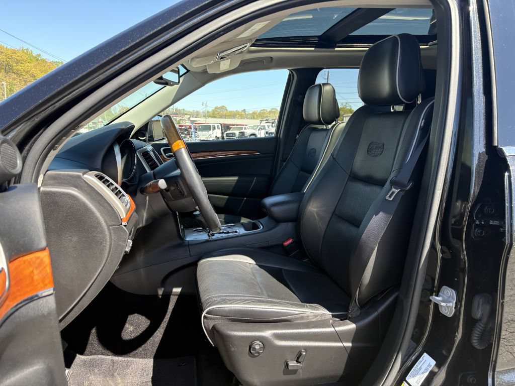 Used 2013 Jeep Grand Cherokee Overland w/ Trailer Tow Group IV RWD image 11