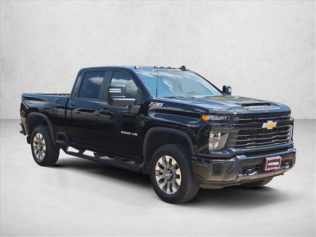 Used 2024 Chevrolet Silverado 2500 Custom w/ Custom Value Package AWD/4WD image 3