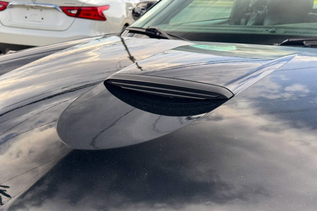 Used 2002 Ford Thunderbird Deluxe image 10