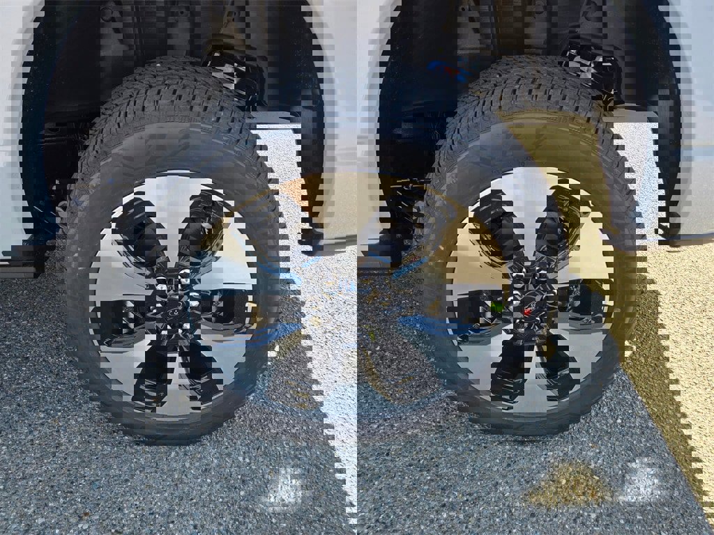 New 2025 Ford F150 Lightning Platinum image 9