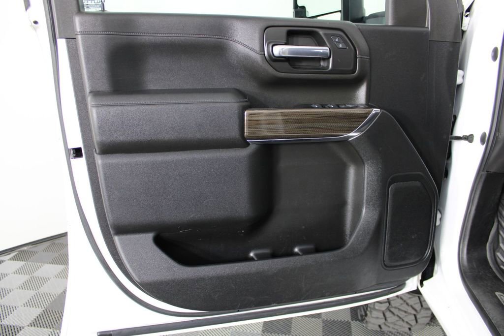 Used 2023 Chevrolet Silverado 2500 LT image 16