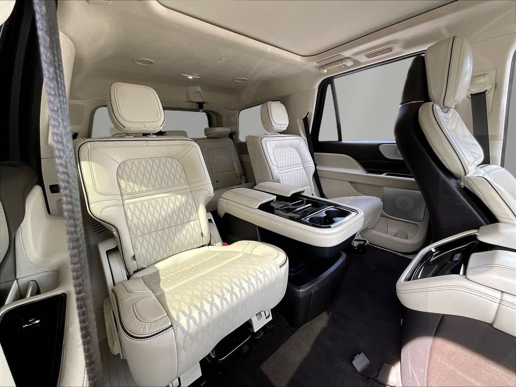 Used 2022 Lincoln Navigator Black Label AWD/4WD image 25