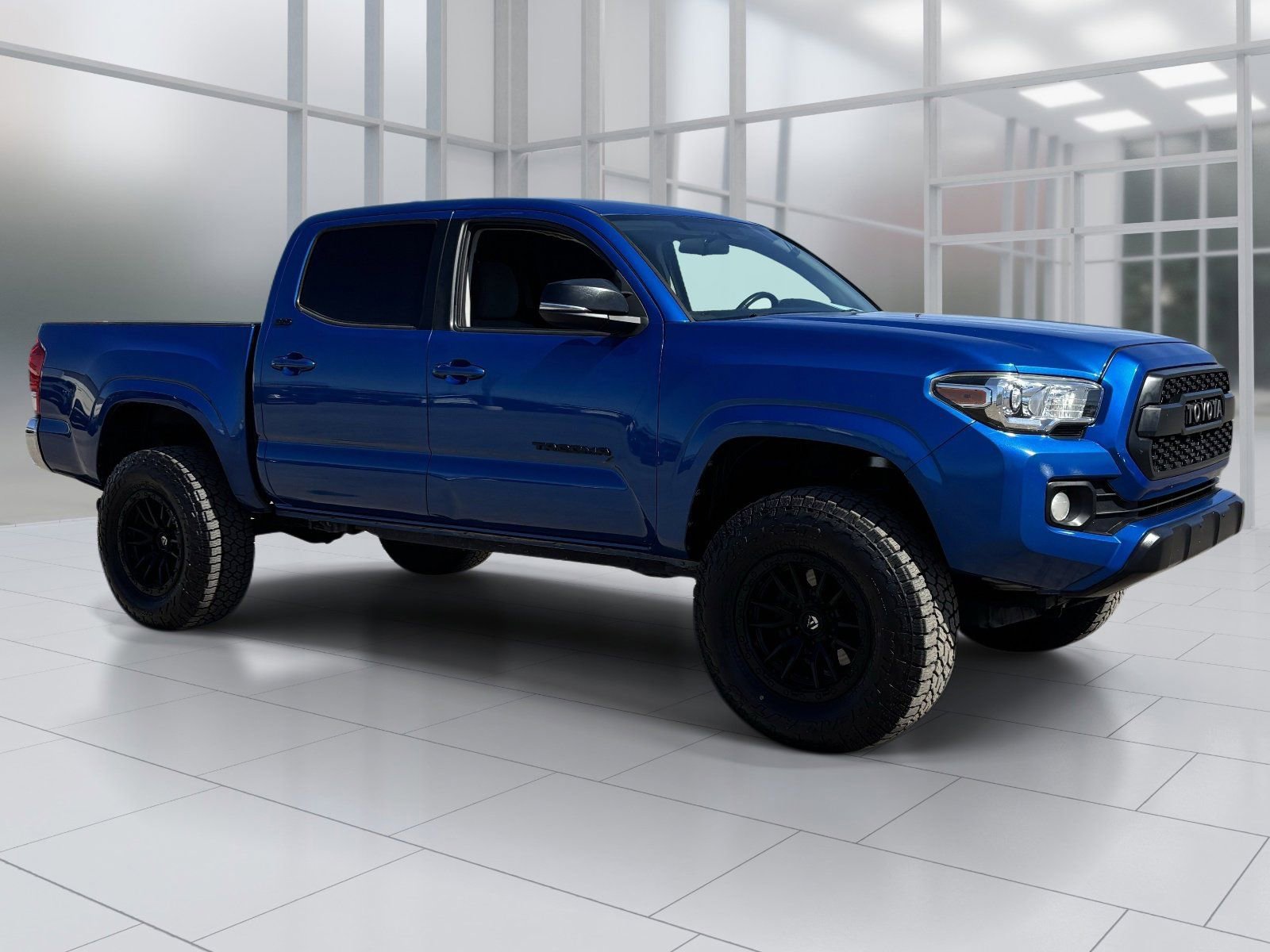 Used 2016 Toyota Tacoma SR5 w/ Towing Package RWD image 9