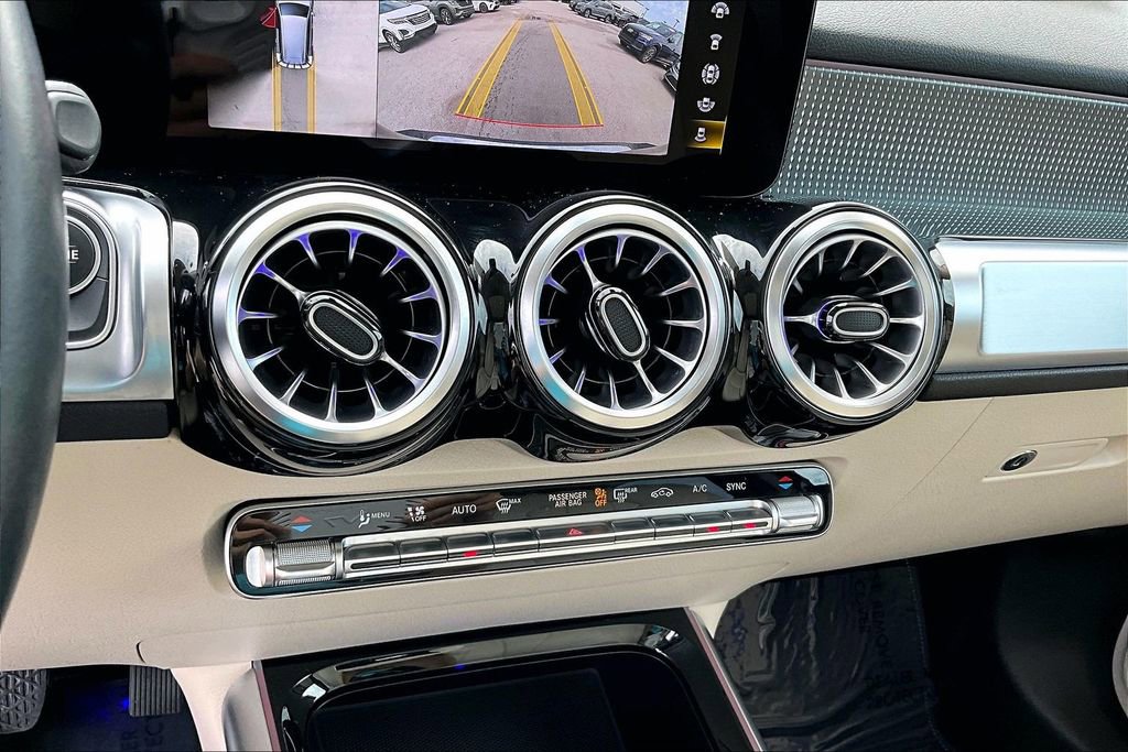 Used 2022 Mercedes-Benz GLB 250 image 16