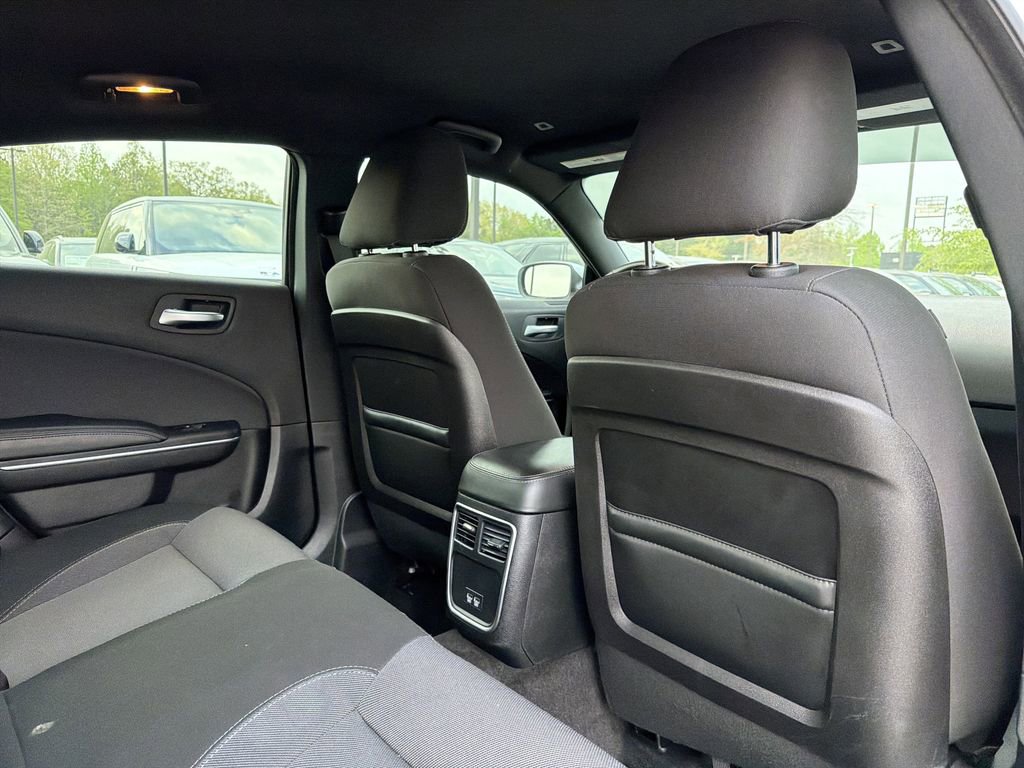 Used 2018 Dodge Charger SXT image 16