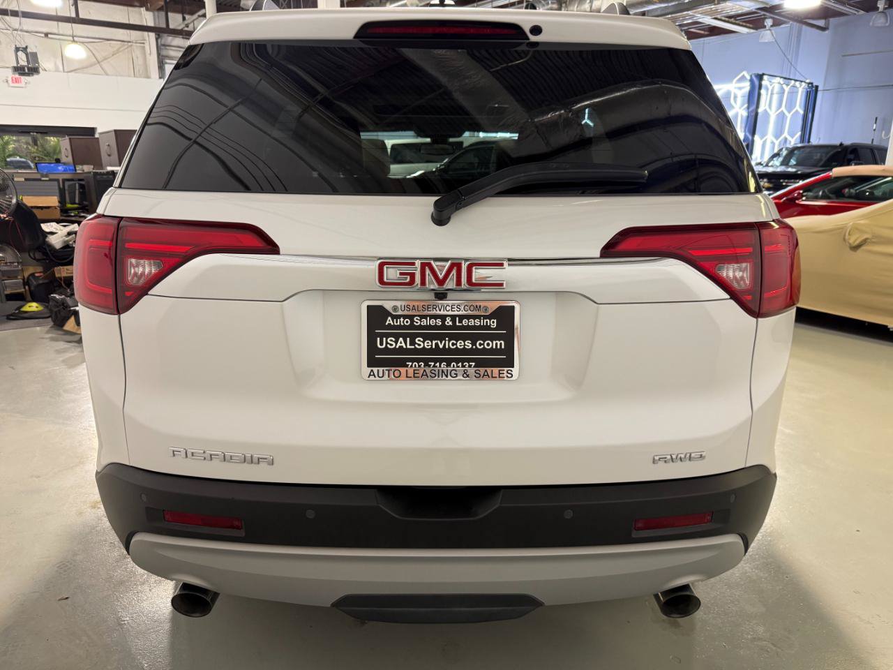Used 2017 GMC Acadia SLT AWD/4WD image 24