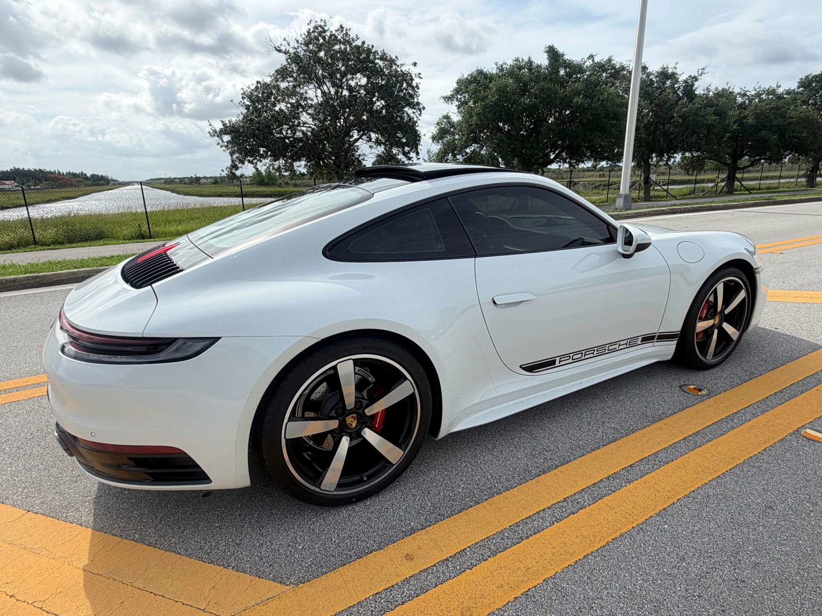 Used 2022 Porsche 911 Carrera image 6