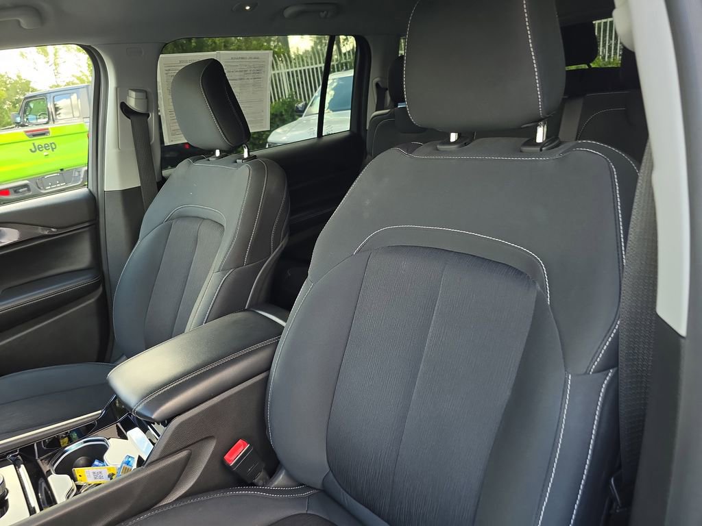 Used 2022 Jeep Grand Cherokee L Laredo w/ Luxury Tech Group I image 20