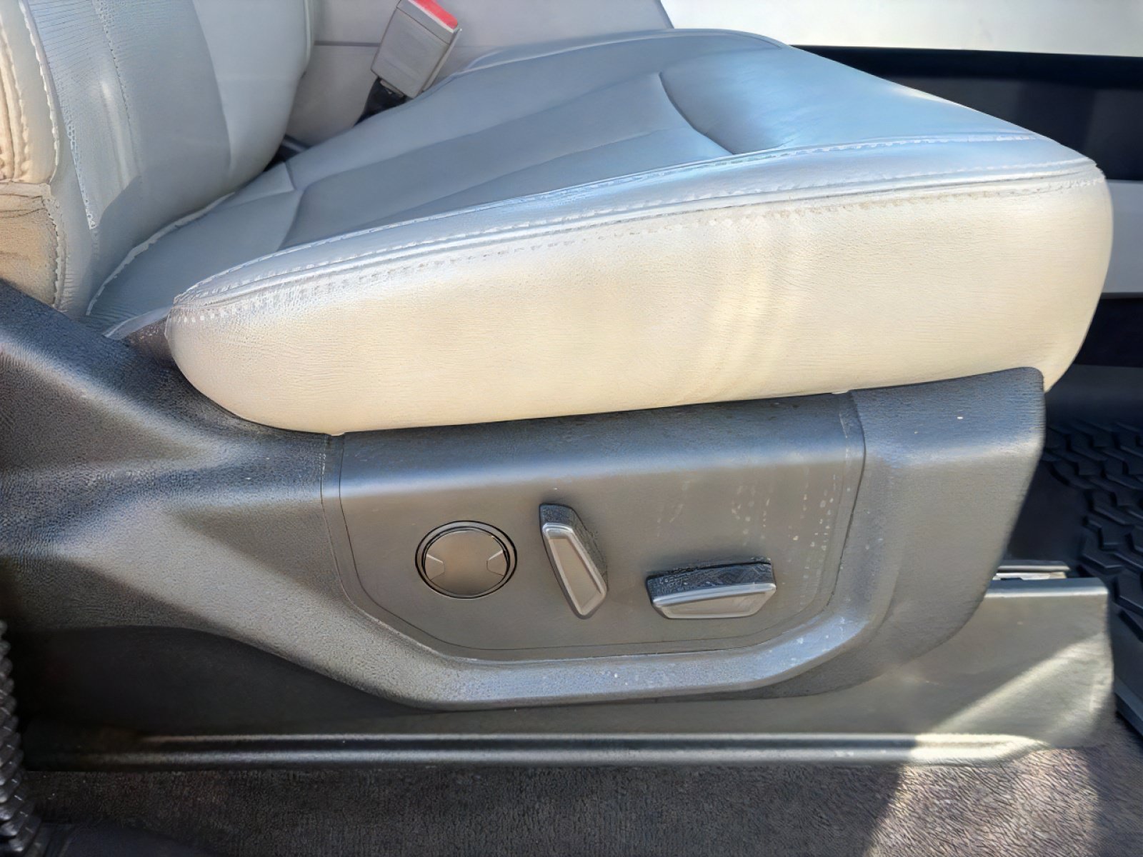 Used 2020 Ford F150 Lariat AWD/4WD image 13