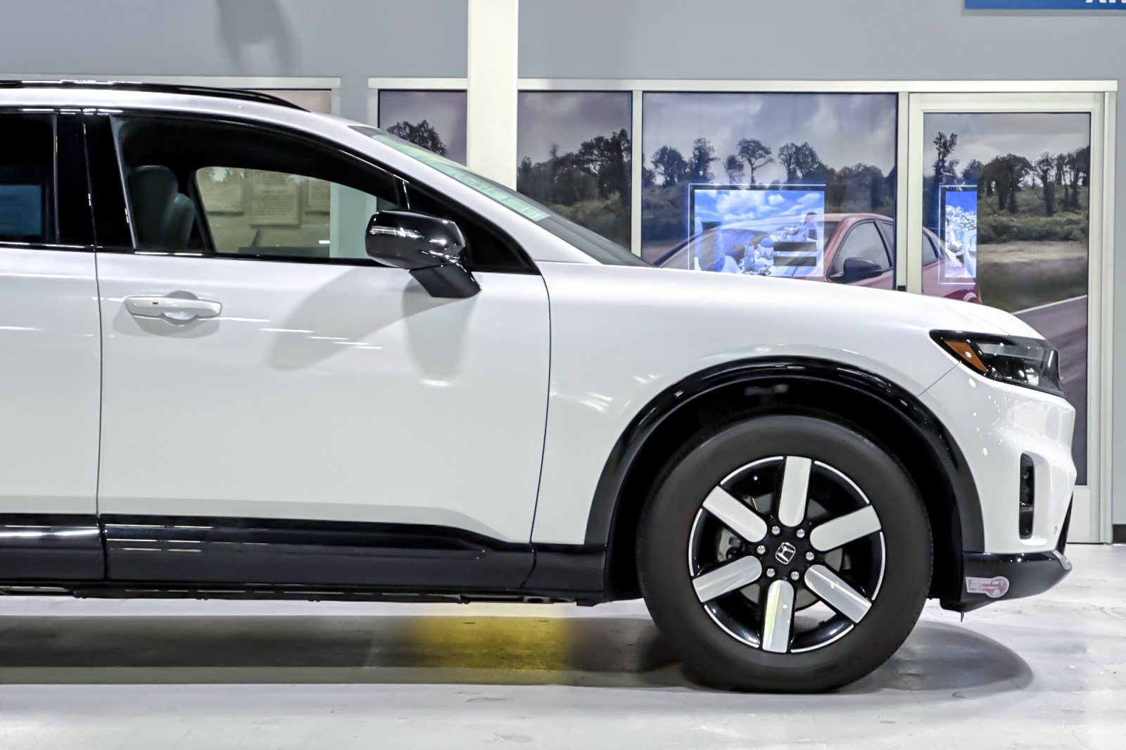 Used 2024 Honda Prologue Touring image 35