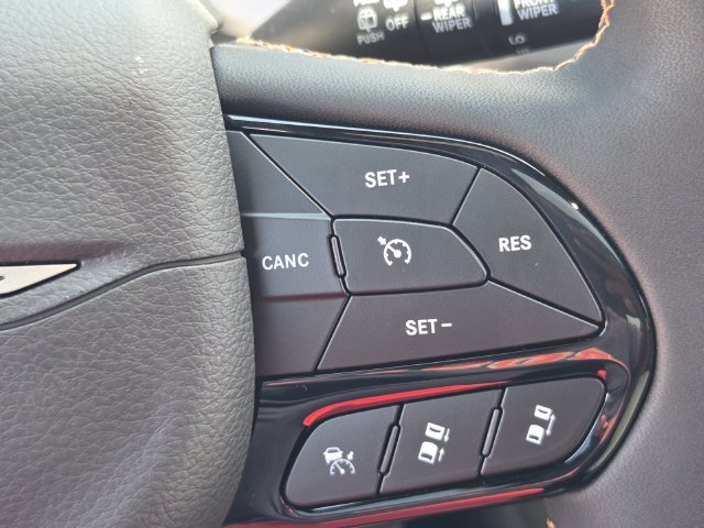 New 2027 Chrysler Pacifica Pinnacle w/ Theater Group FWD image 25