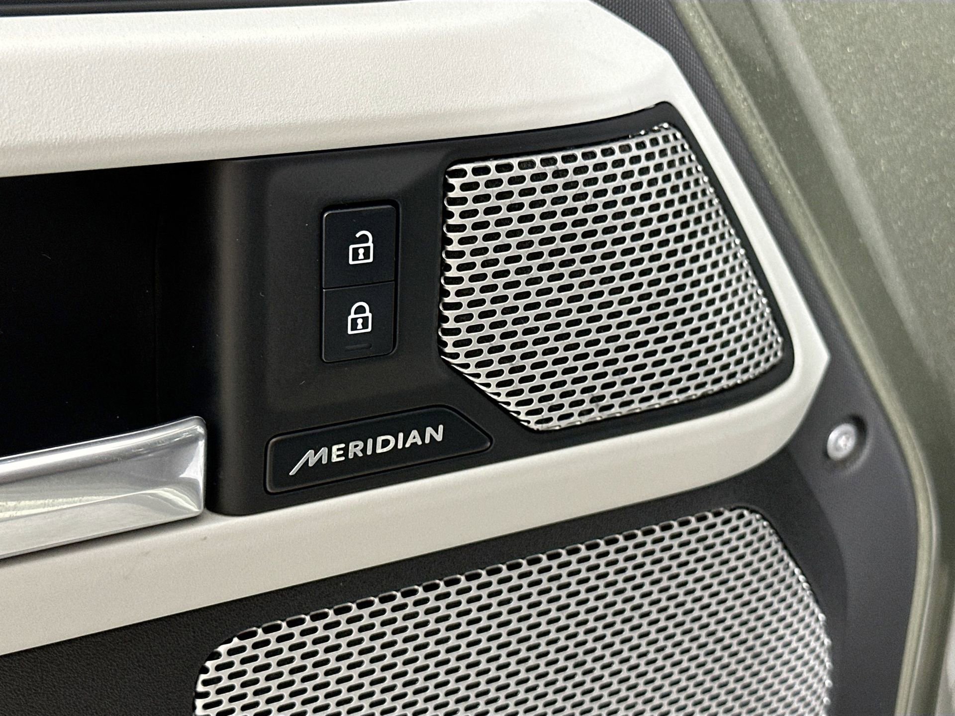 Certified 2024 Land Rover Defender 130 S image 21