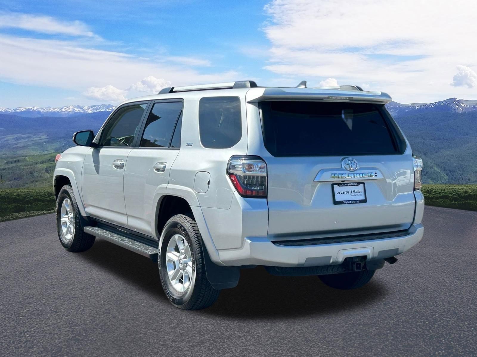 Certified 2023 Toyota 4Runner SR5 Premium AWD/4WD image 3