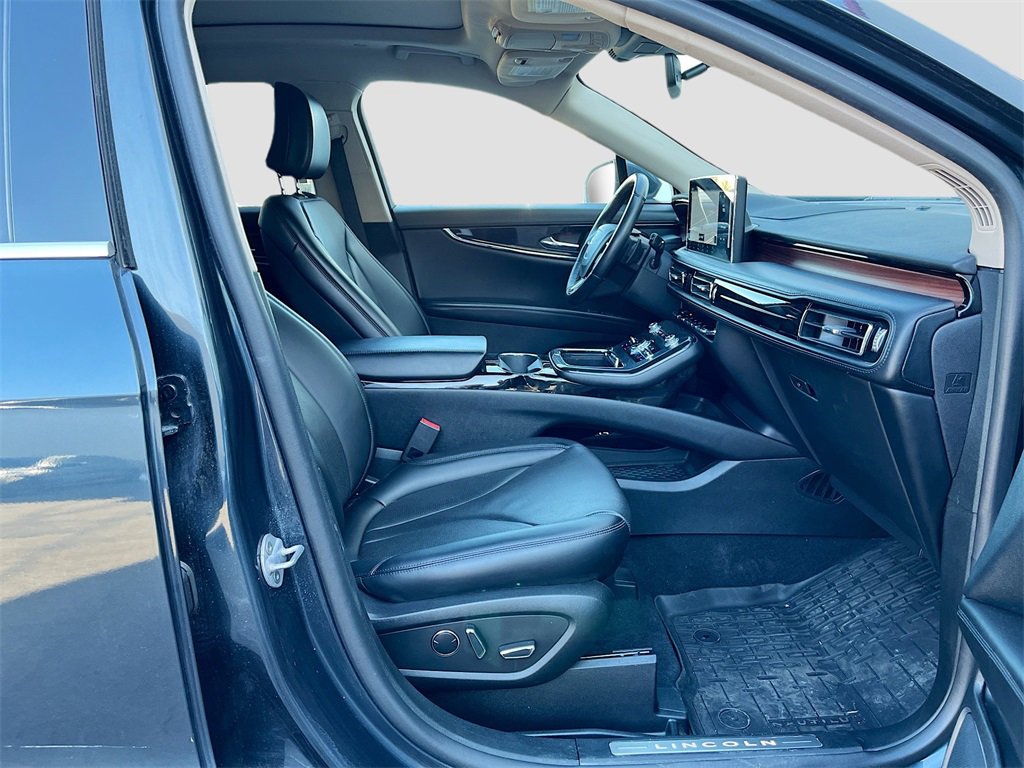 Used 2023 Lincoln Nautilus Reserve w/ Equipment Group 201A image 31