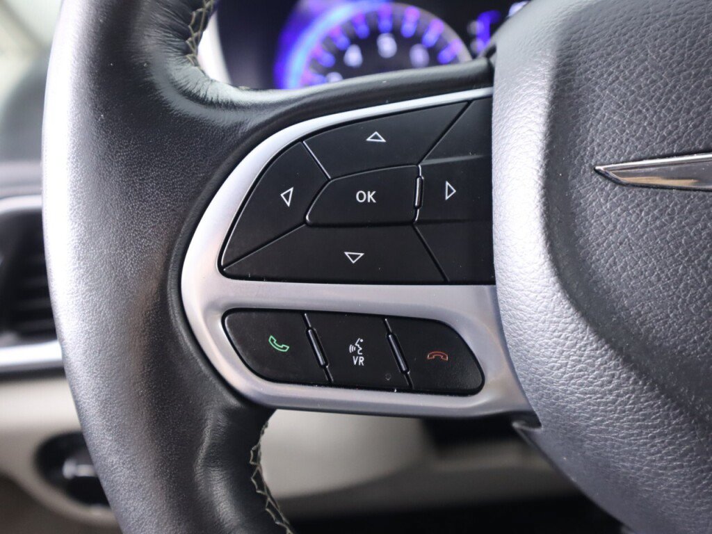 Used 2021 Chrysler Voyager LX w/ Cold Weather Group FWD image 12