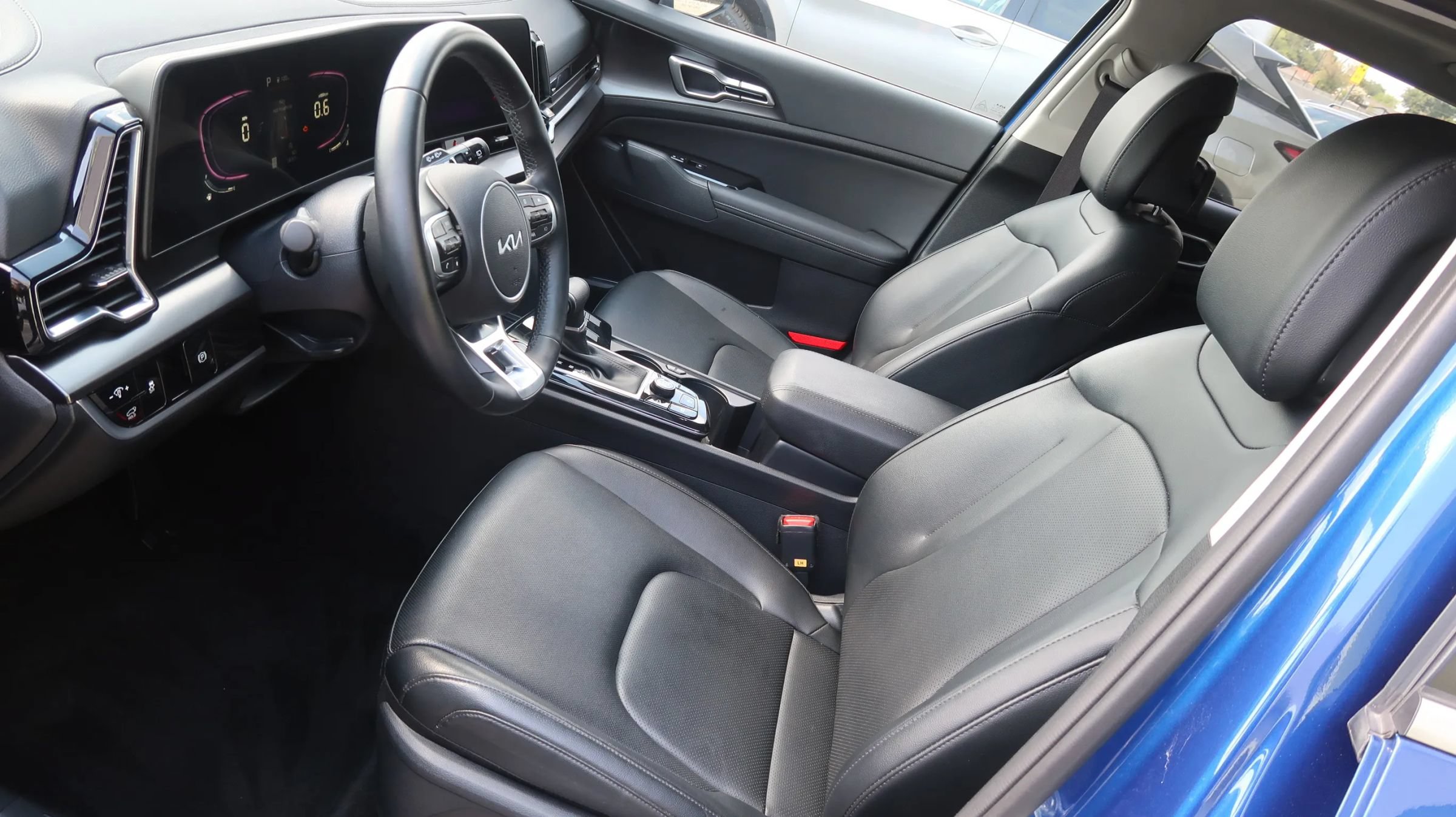 Used 2025 Kia Sportage EX w/ Premium Package AWD/4WD image 17