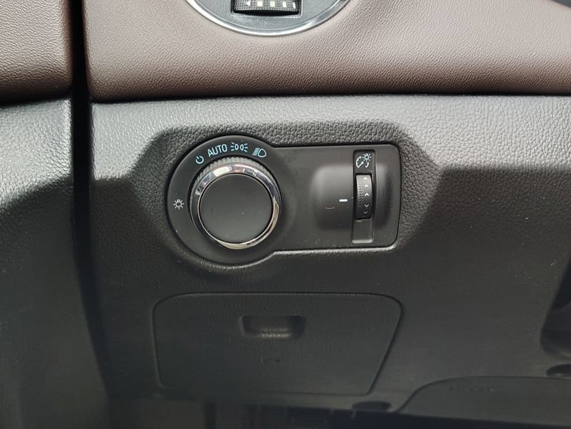 Used 2015 Chevrolet Cruze LT FWD image 25