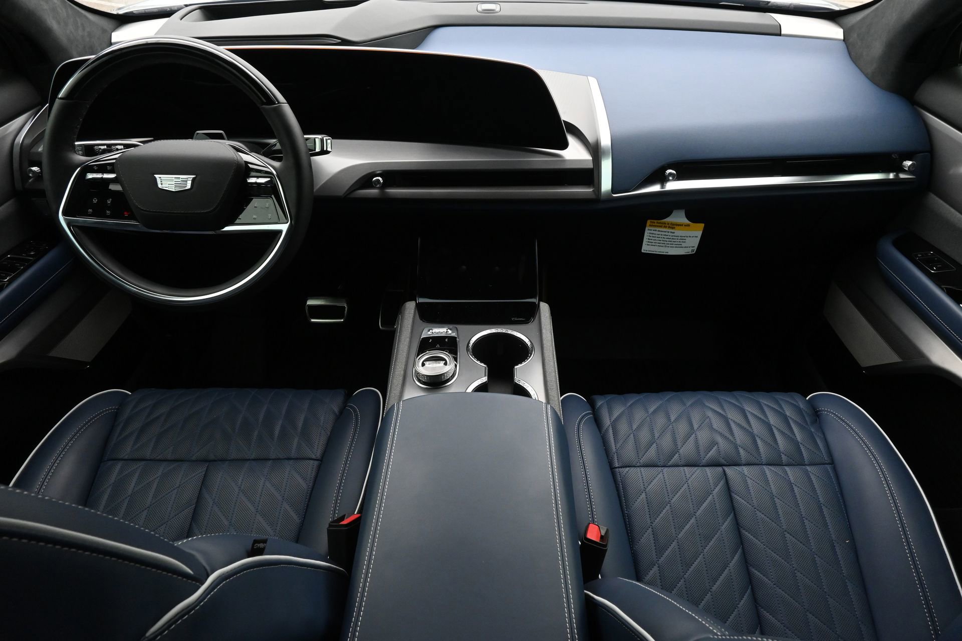 Used 2026 Cadillac Vistiq Premium Luxury w/ LPO, Floor Liner Package AWD/4WD image 7