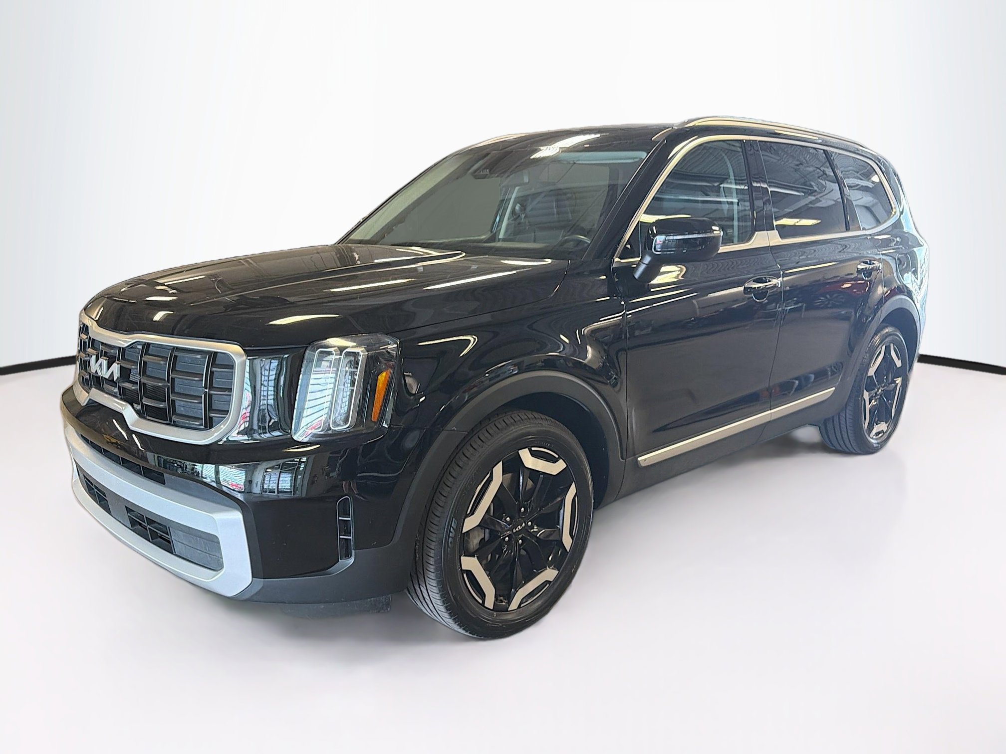 Used 2025 Kia Telluride S AWD/4WD image 3