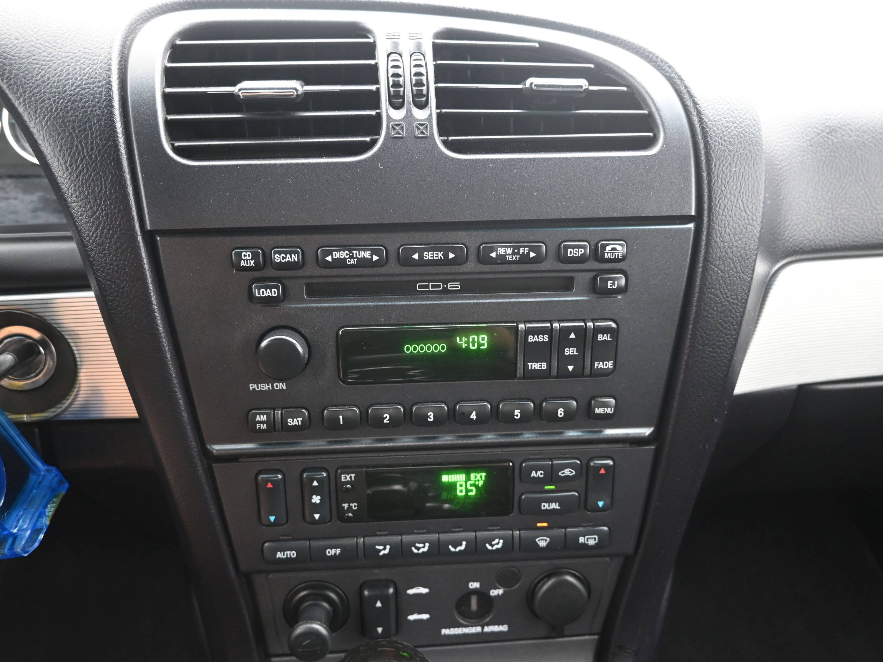 Used 2004 Ford Thunderbird Base image 15
