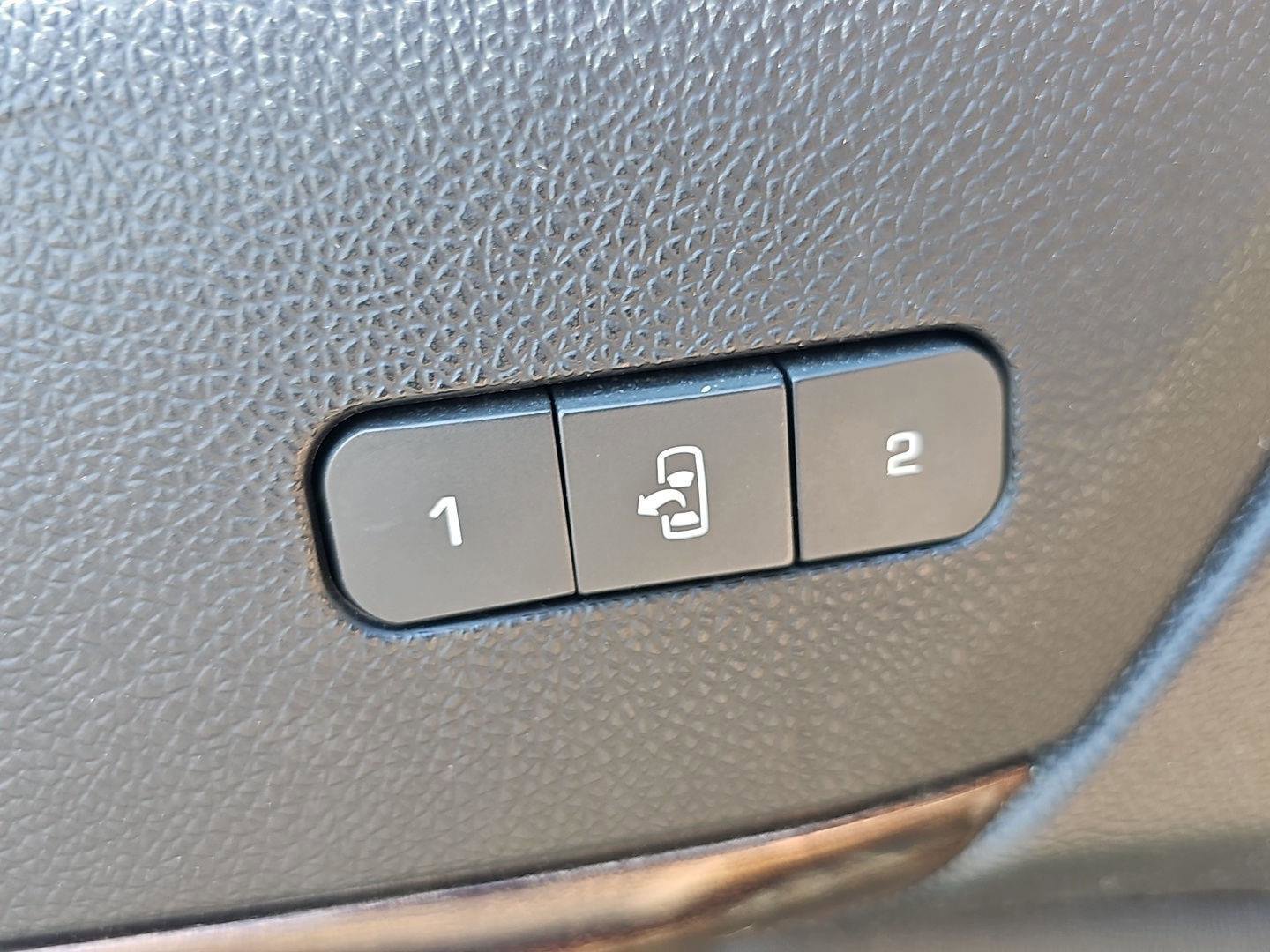 Used 2016 GMC Acadia Denali AWD/4WD image 14