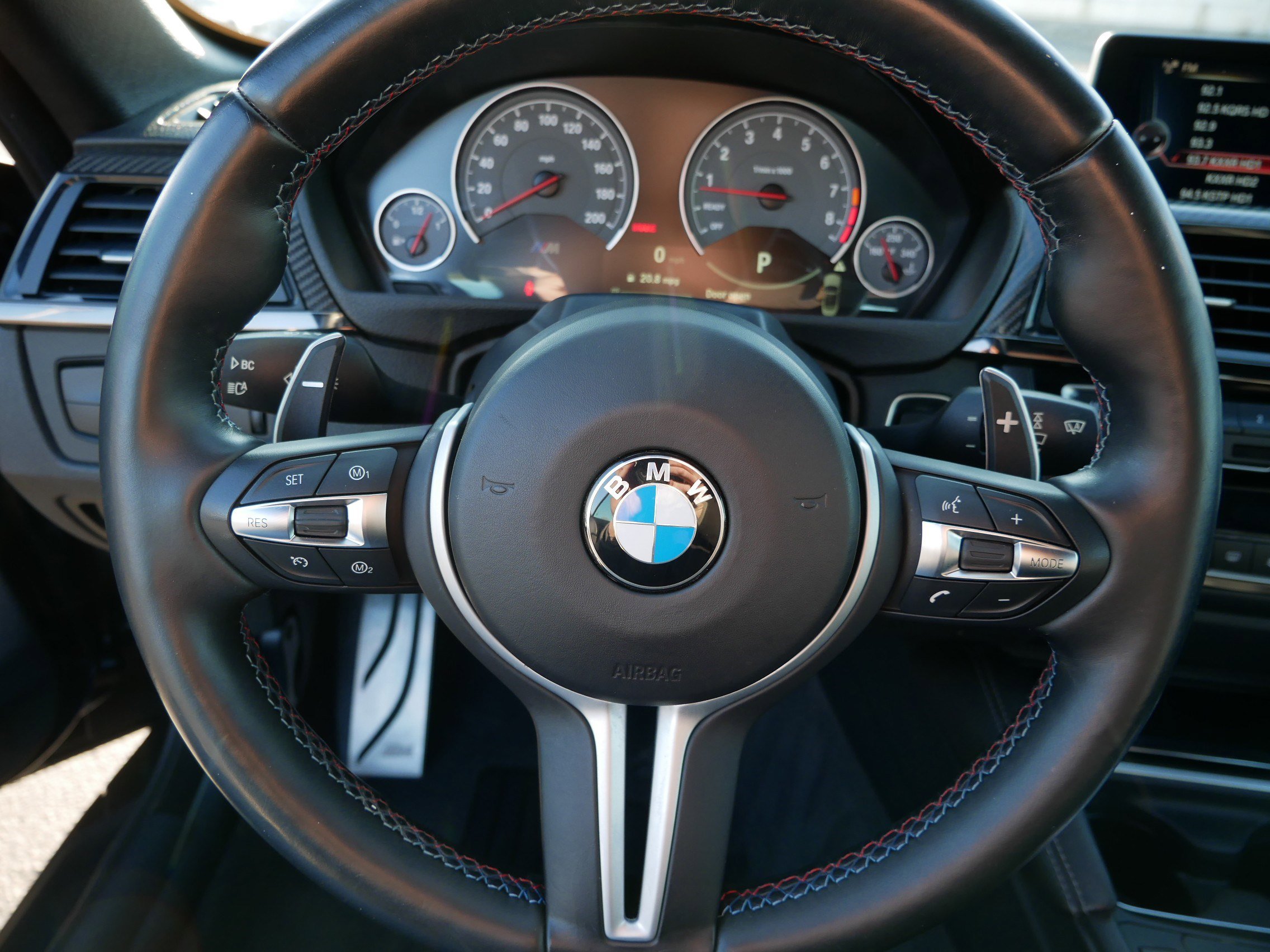 Used 2015 BMW M4 Convertible image 25