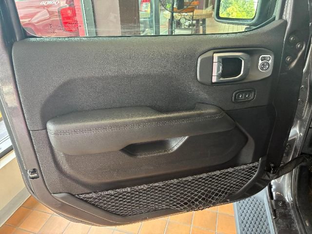 Used 2021 Jeep Wrangler Unlimited Sahara image 33