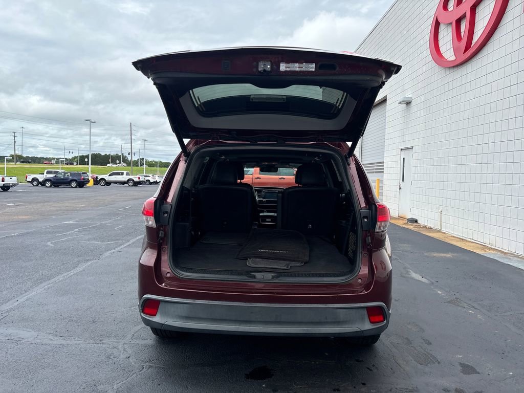 Used 2017 Toyota Highlander XLE FWD image 31