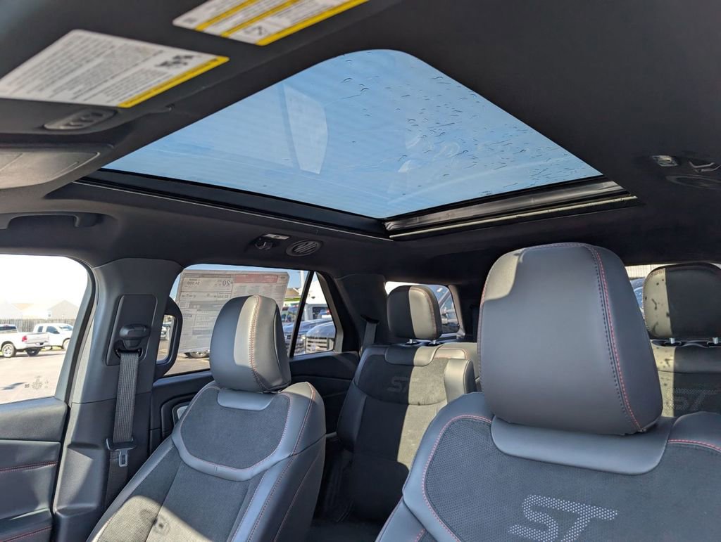 New 2026 Ford Explorer ST w/ Sun And Sound Package image 5