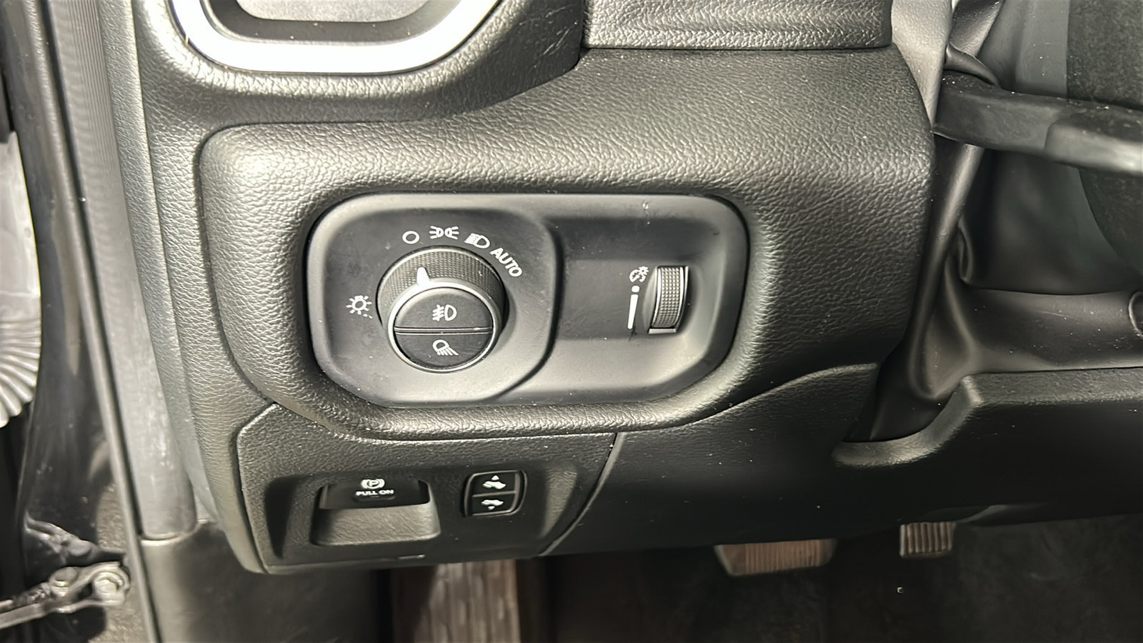 Used 2025 RAM 1500 Big Horn AWD/4WD image 24