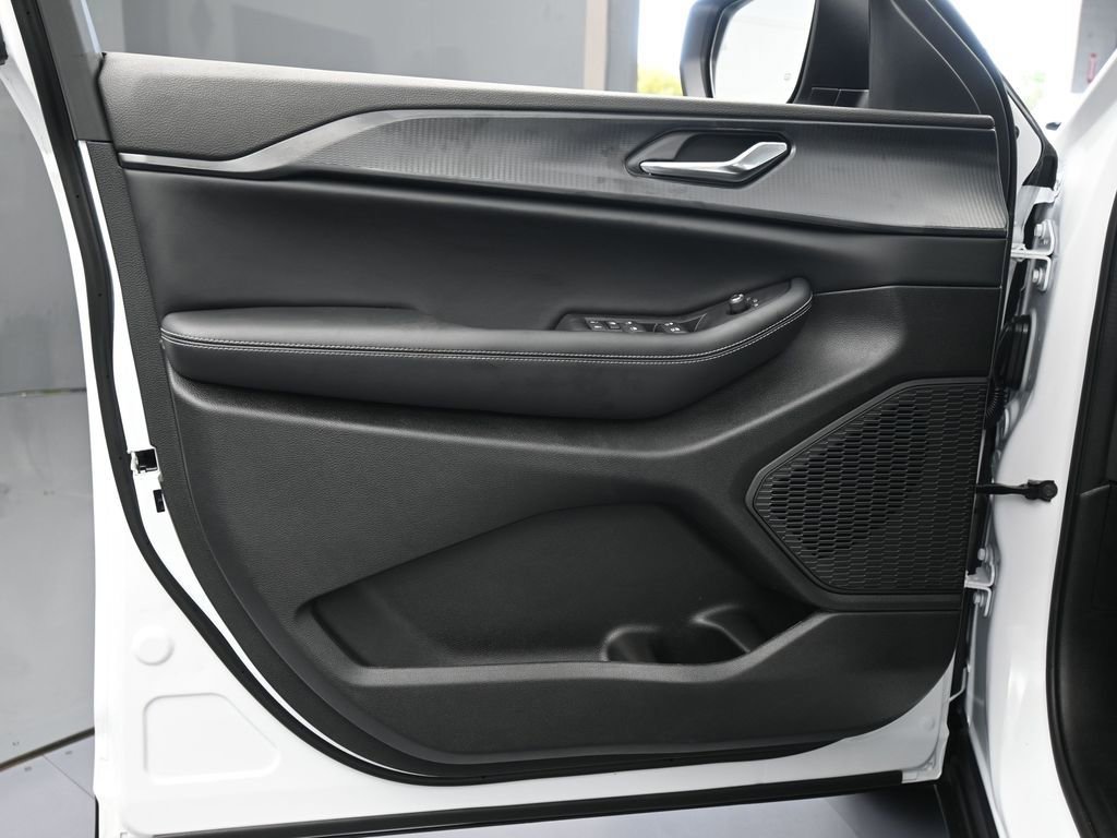 New 2026 Jeep Grand Cherokee Laredo X image 25