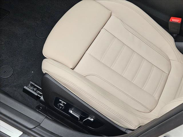 Used 2026 BMW 330i Sedan w/ Premium Package RWD image 4