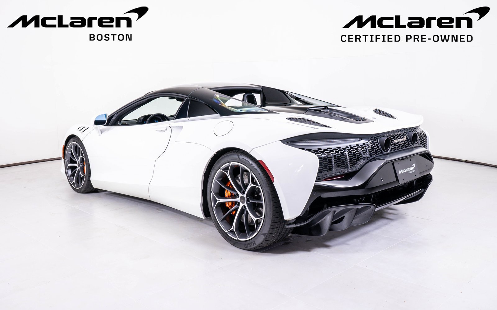Used 2025 McLaren Artura Spider RWD image 4