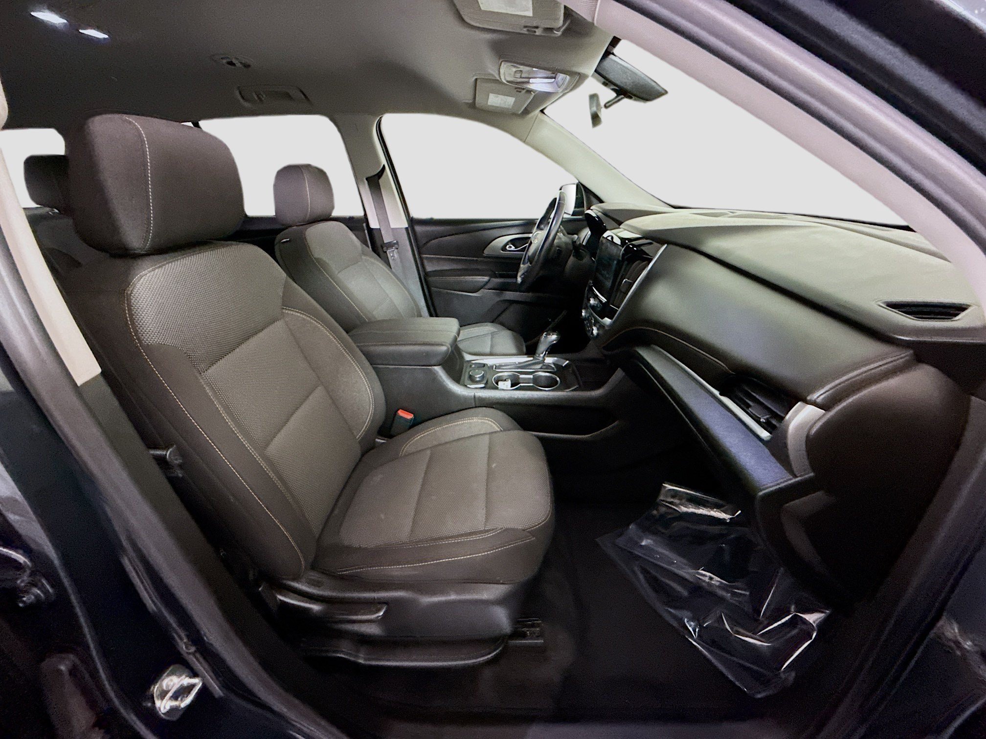 Used 2019 Chevrolet Traverse LT FWD image 29