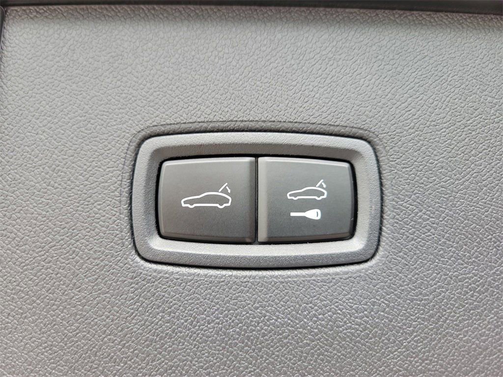 Certified 2025 Porsche Cayenne image 18