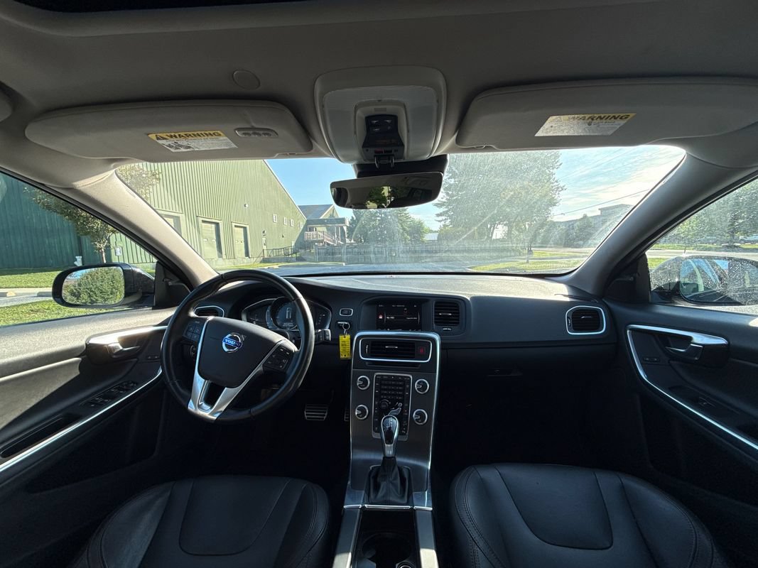 Used 2016 Volvo V60 T5 Cross Country w/ Convenience Package AWD/4WD image 15